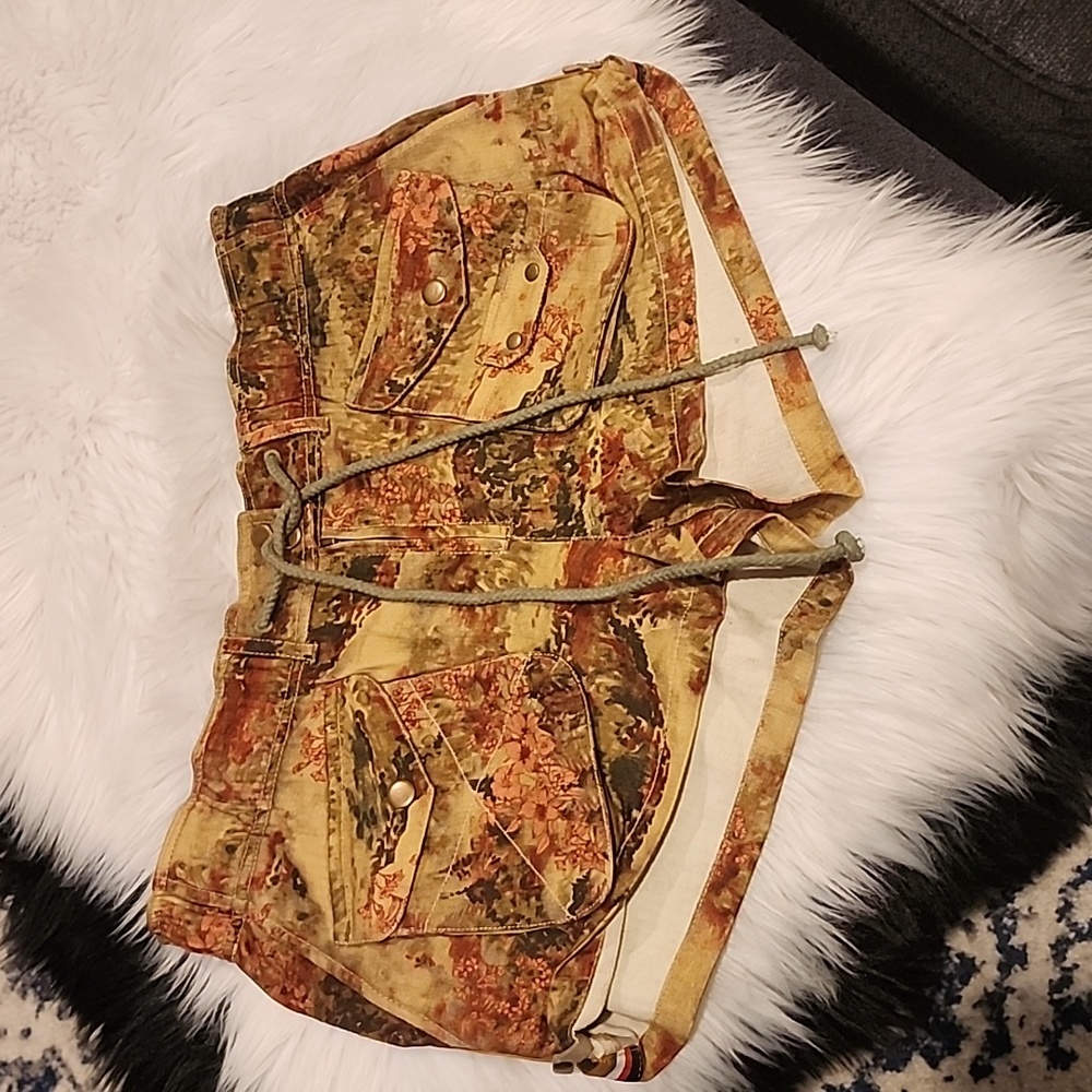 NEW Free People Waimea Slouchy Printed Shorts in Earth Combo Color, Size Medium